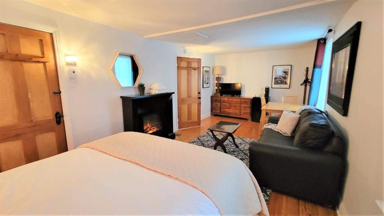 Auberge Du Vignoble Bromont Exteriör bild