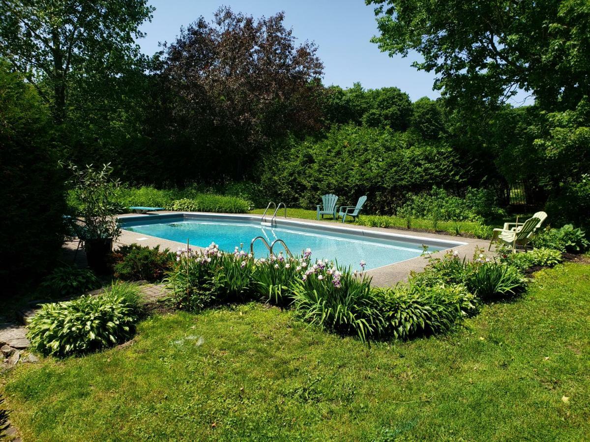 Auberge Du Vignoble Bromont Exteriör bild